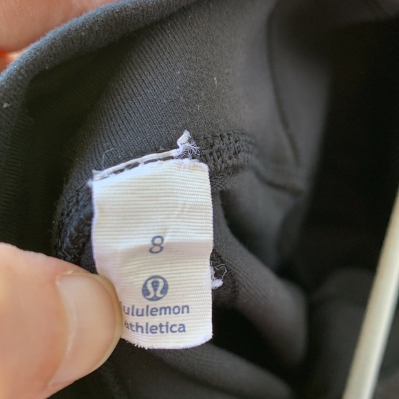 Lululemon Crop Legging - Picture 5 of 5